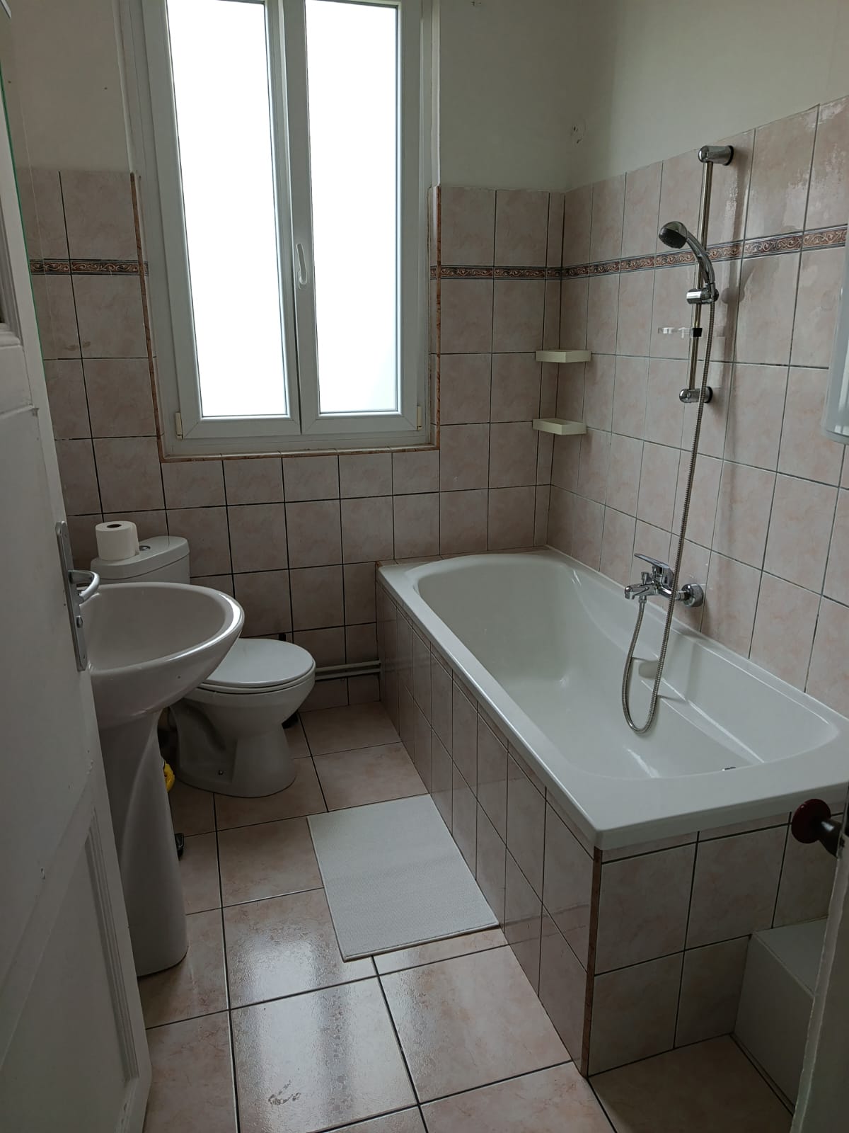 Apt 1 — Salle de bains