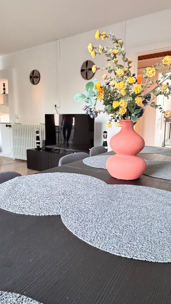 Apt 1 — Décor